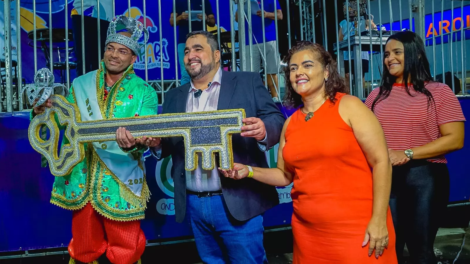 Guarapari: Sucesso na abertura do Carnapari 2025! tem mais folia hoje!
